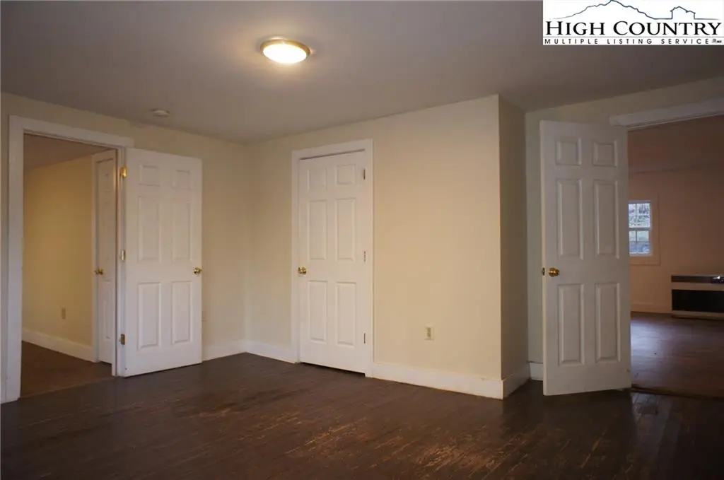 Image number 6 for the current listing