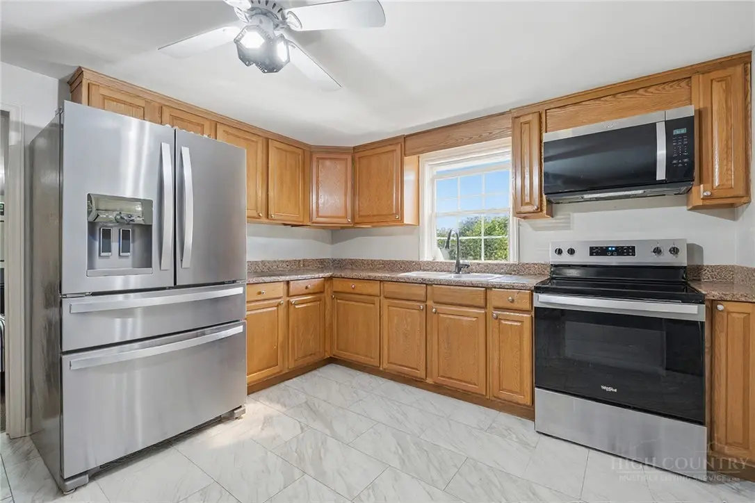 Image number 2 for the current listing