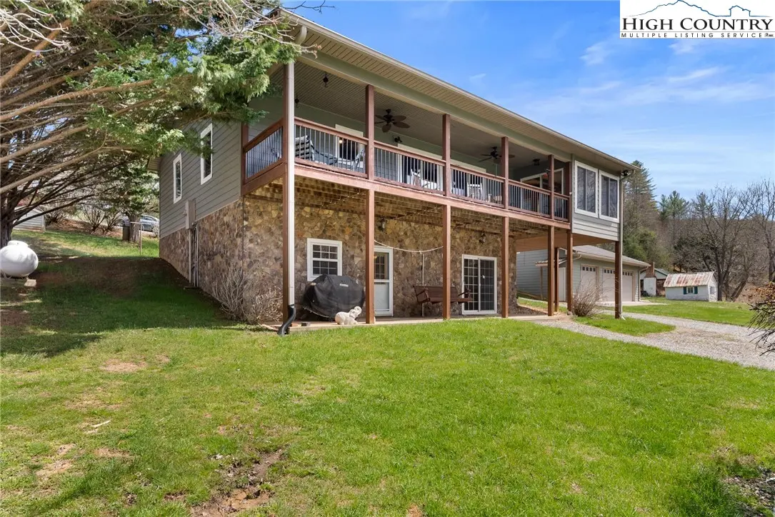 Image number 1 for the current listing