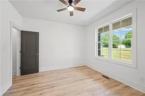 Image number 6 for the current listing