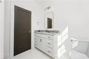 Image number 8 for the current listing