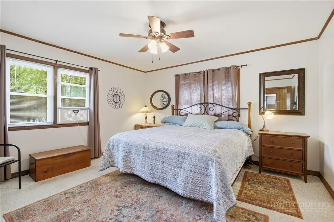 Image number 5 for the current listing