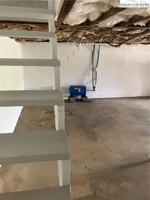Image number 12 for the current listing