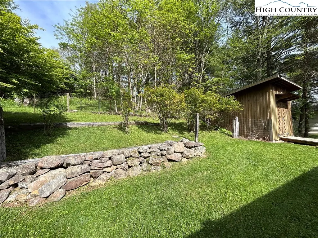 Image number 21 for the current listing