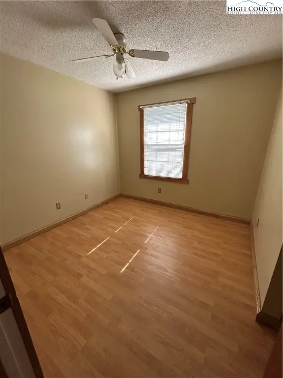 Image number 12 for the current listing
