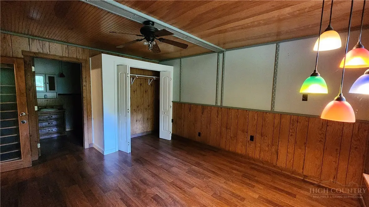 Image number 10 for the current listing