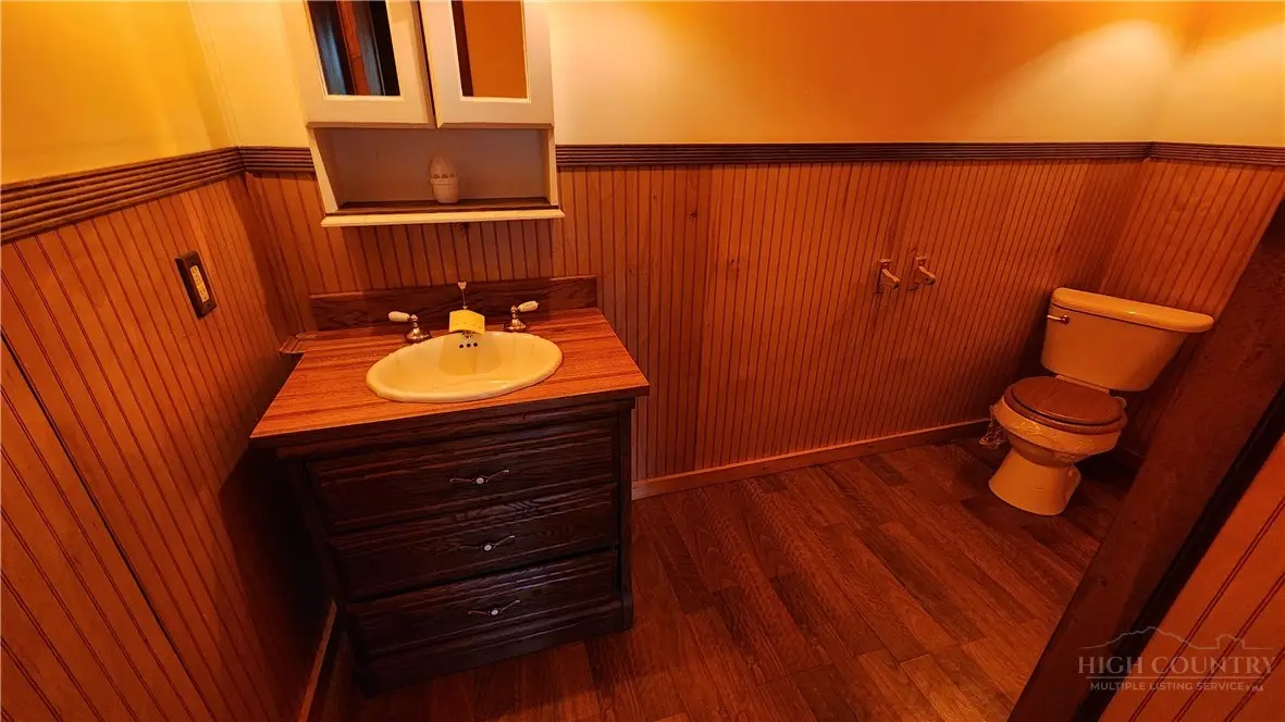Image number 6 for the current listing