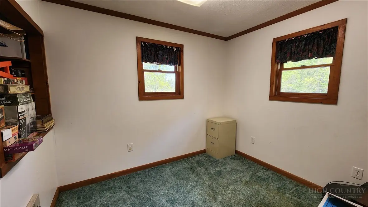 Image number 7 for the current listing