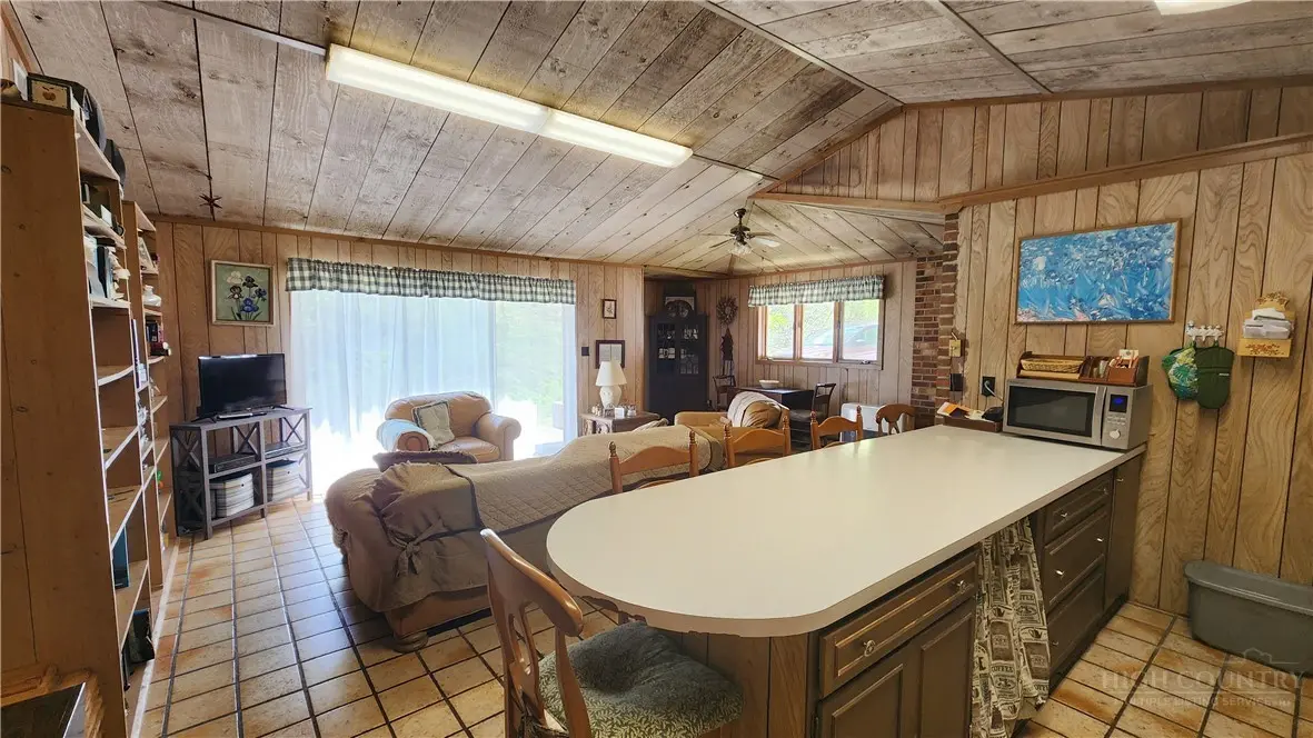 Image number 16 for the current listing