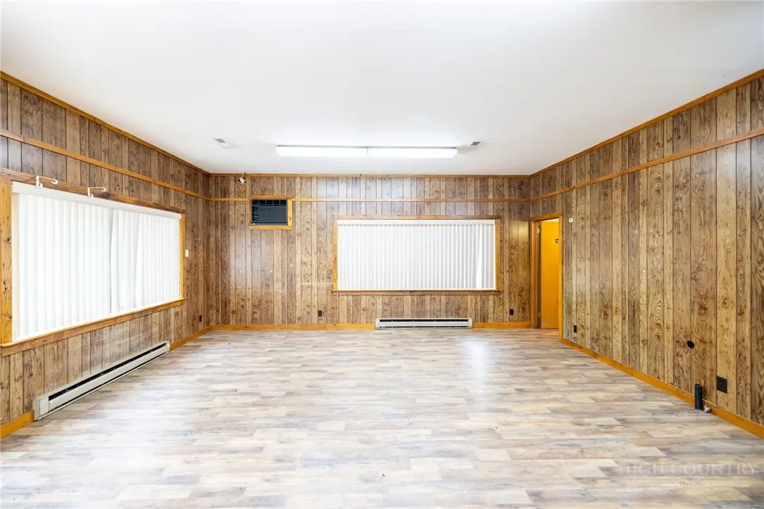 Image number 7 for the current listing