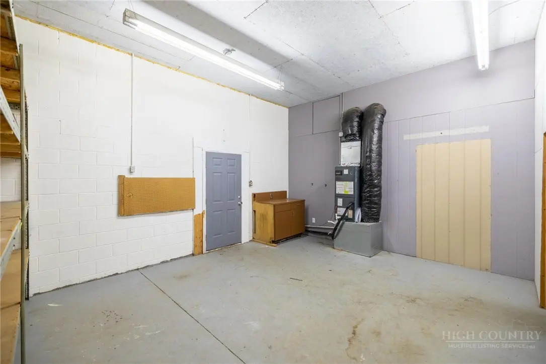 Image number 2 for the current listing