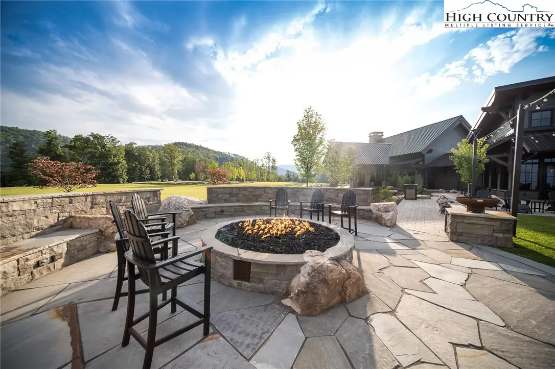 Image number 3 for the current listing