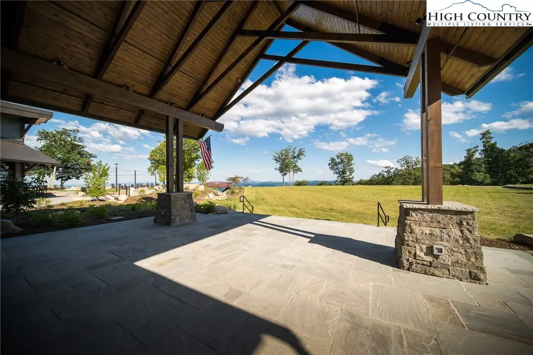Image number 9 for the current listing