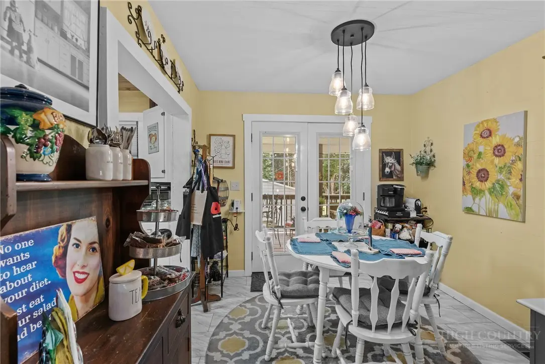 Image number 2 for the current listing