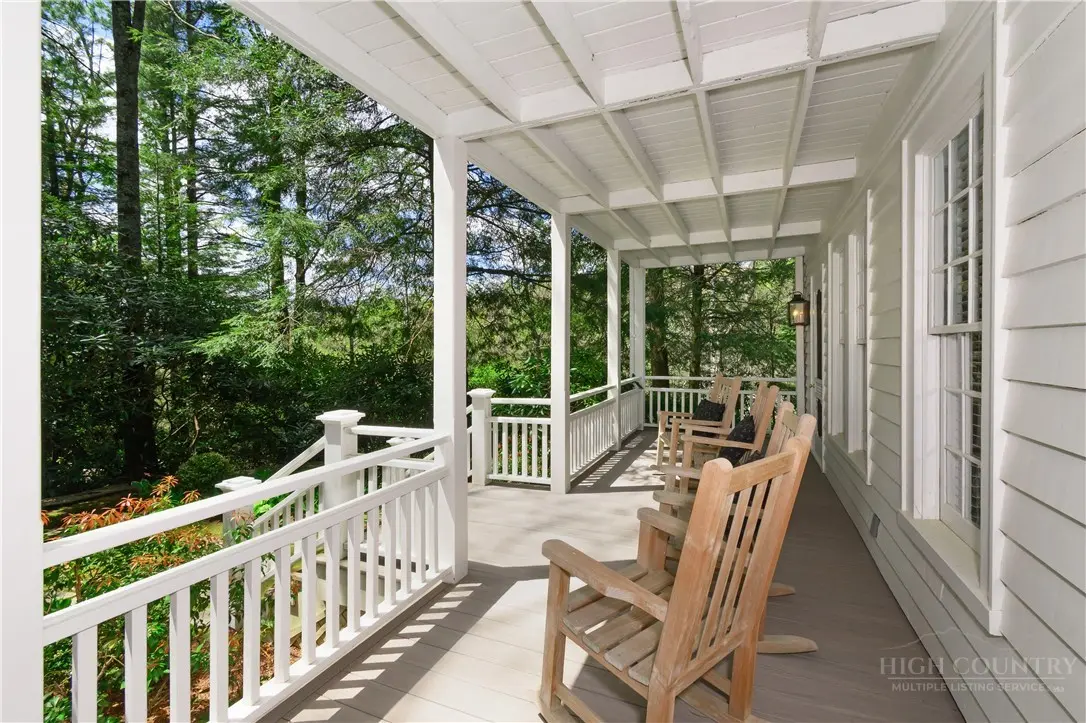 Image number 18 for the current listing