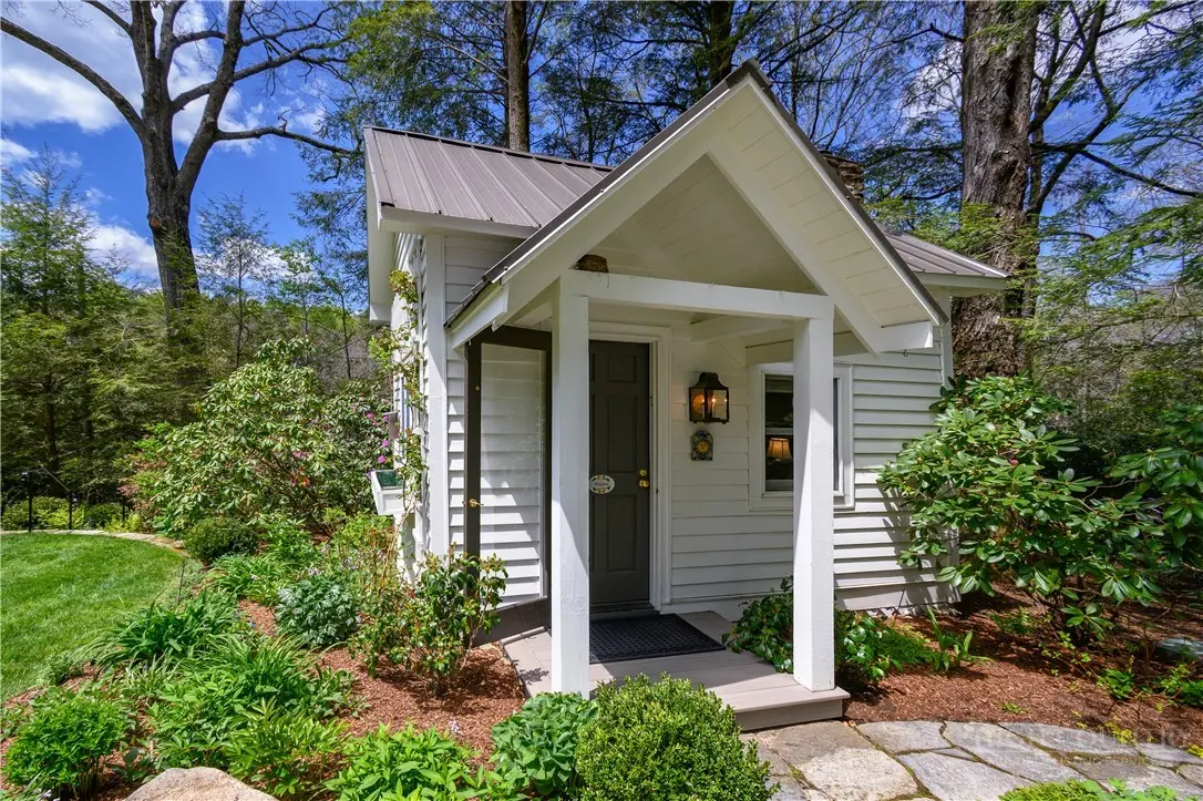 Image number 21 for the current listing