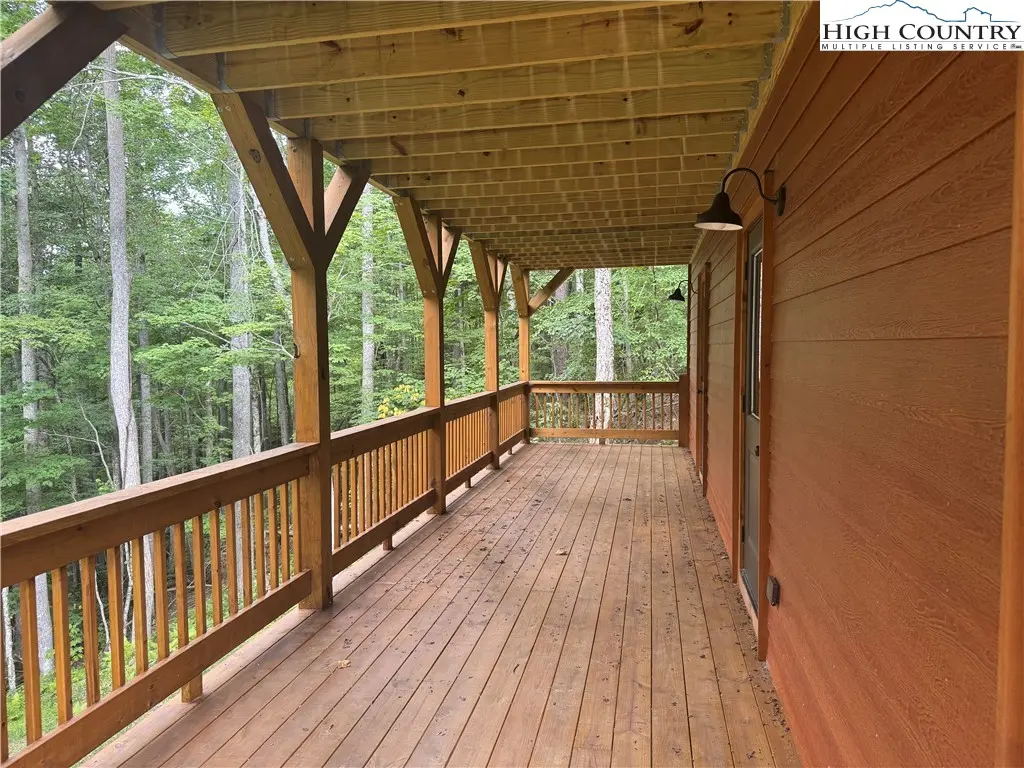 Image number 12 for the current listing