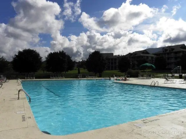 Image number 2 for the current listing