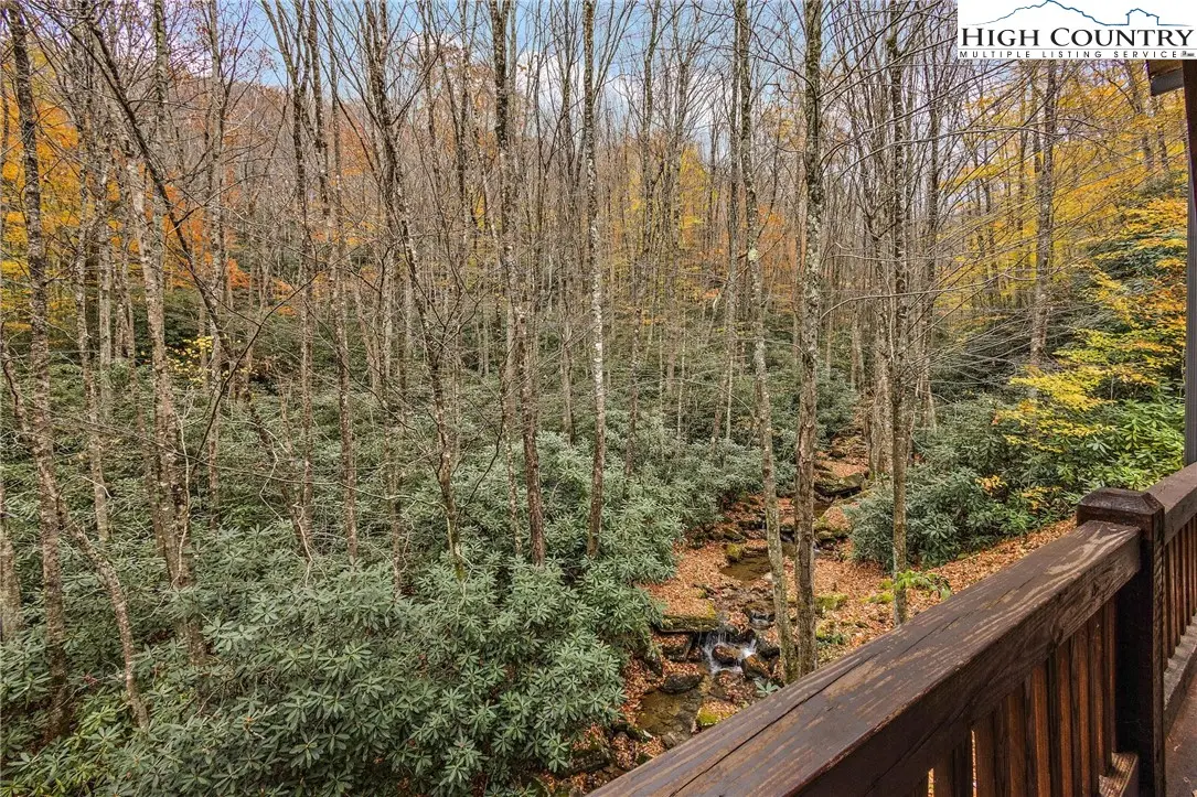 Image number 2 for the current listing