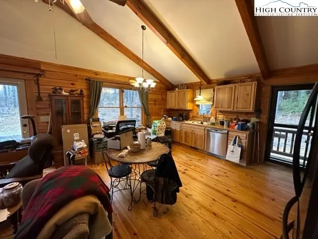 Image number 8 for the current listing