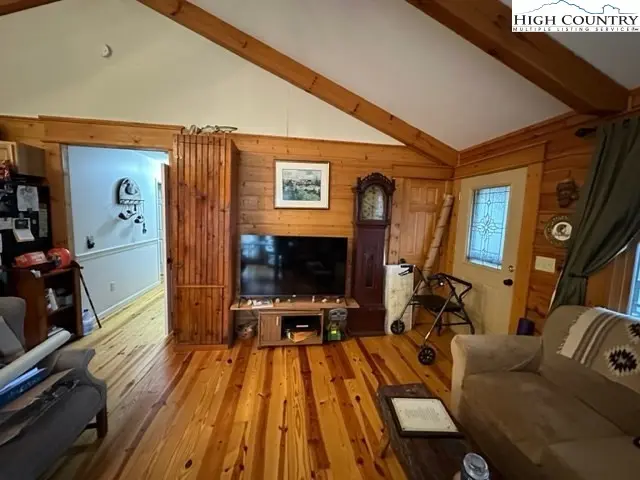 Image number 5 for the current listing