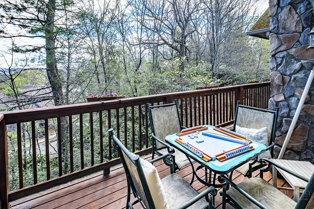 Image number 14 for the current listing
