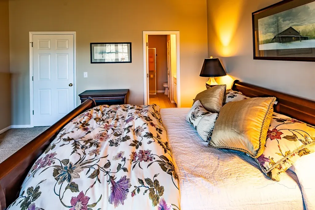 Image number 5 for the current listing