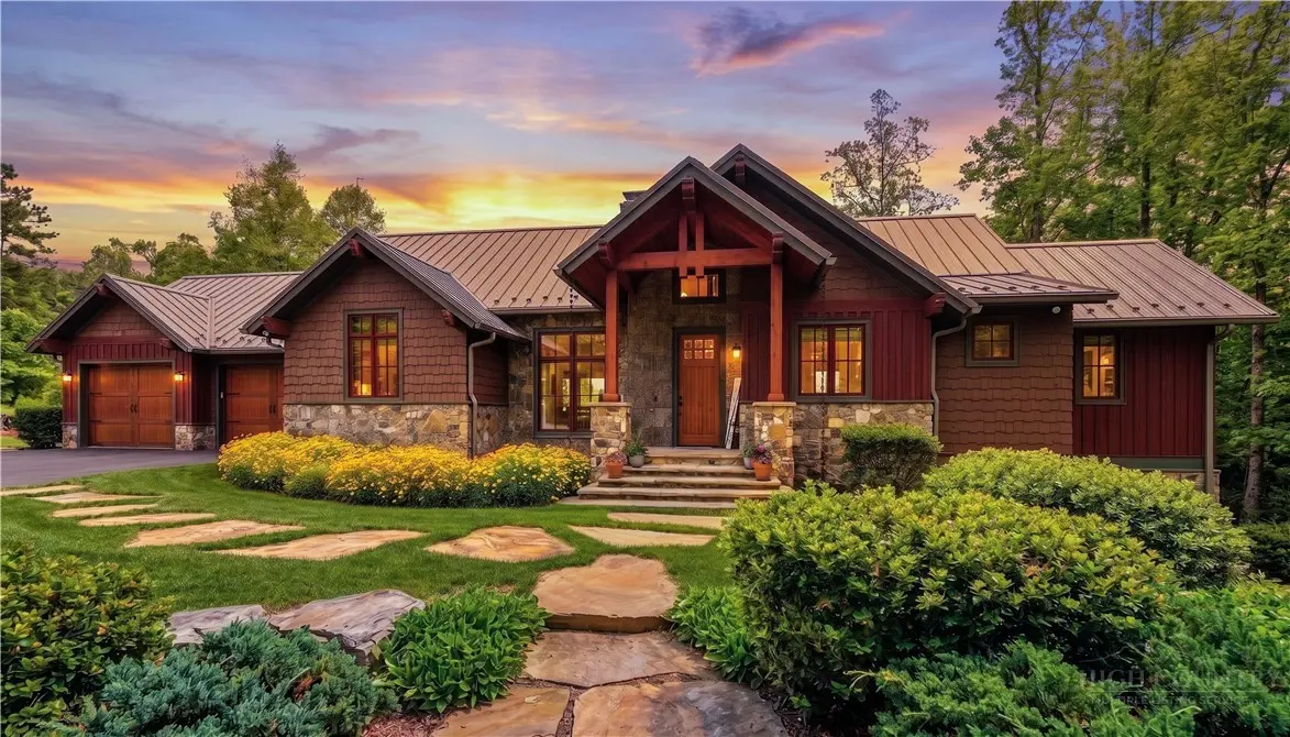 Image number 1 for the current listing