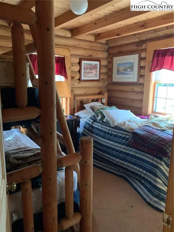 Image number 3 for the current listing