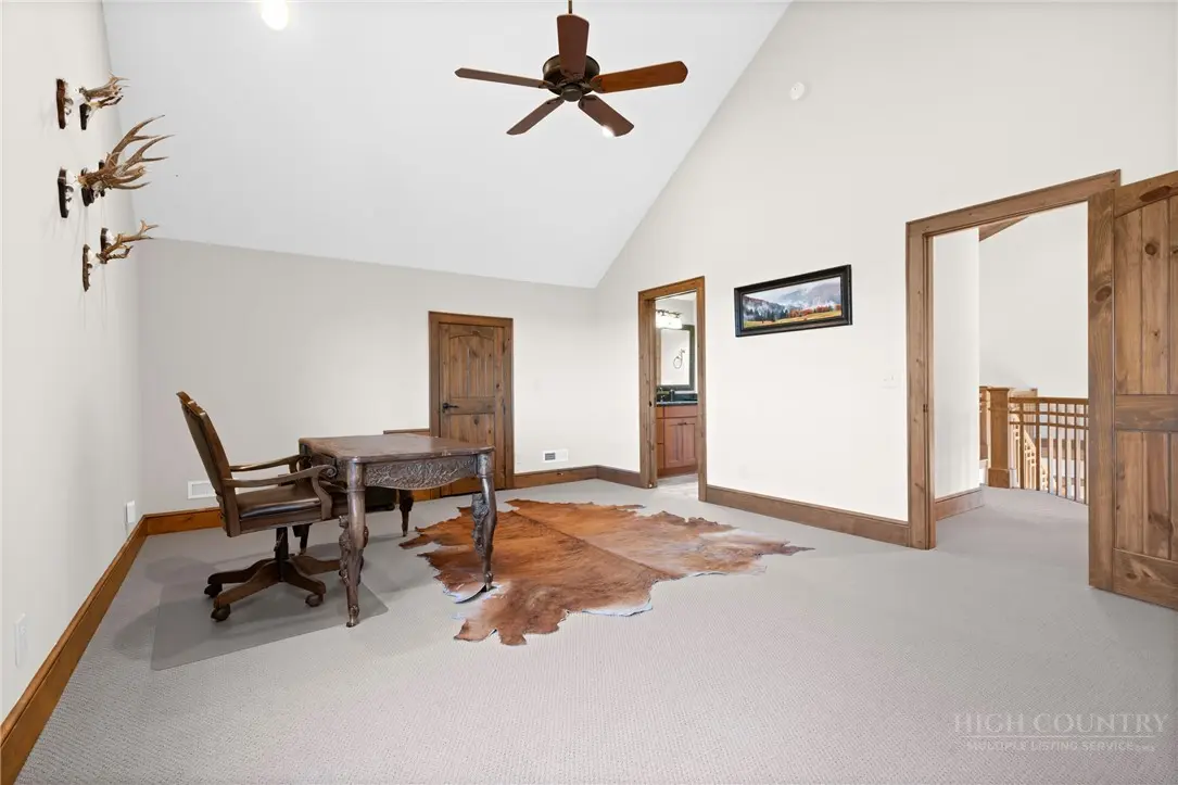 Image number 7 for the current listing