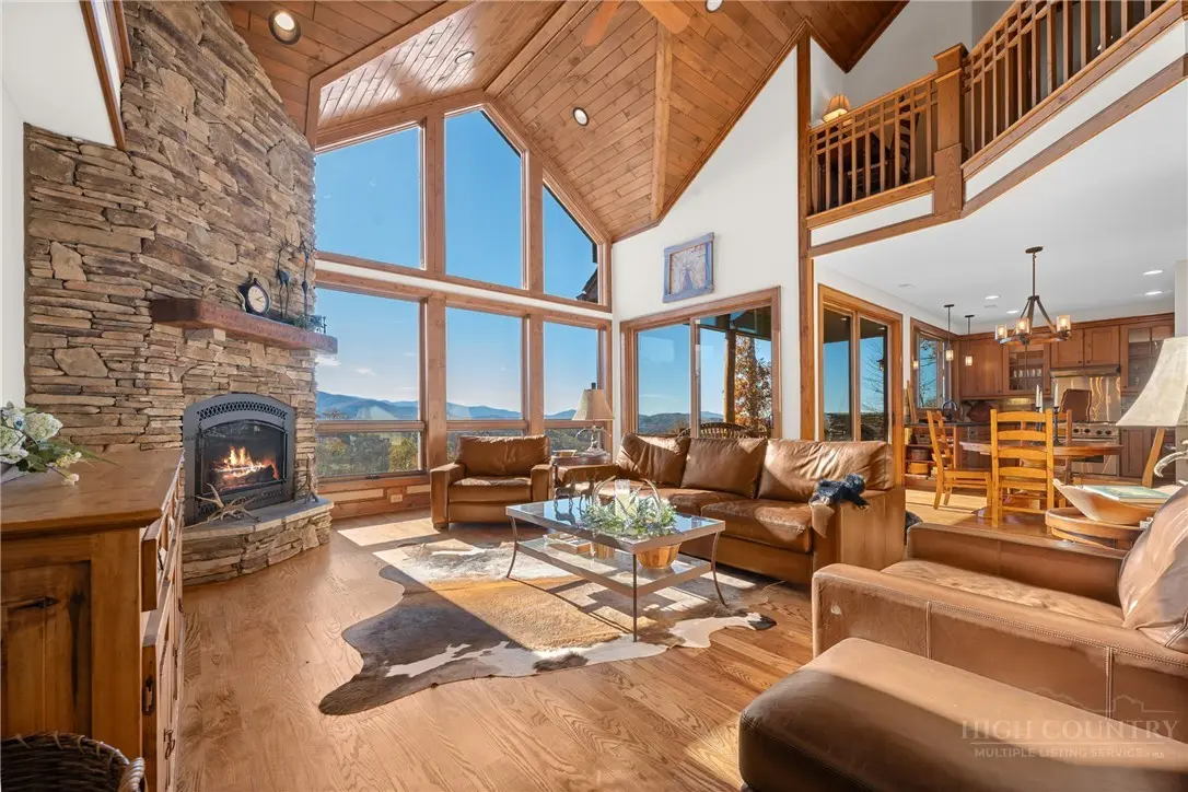 Image number 1 for the current listing