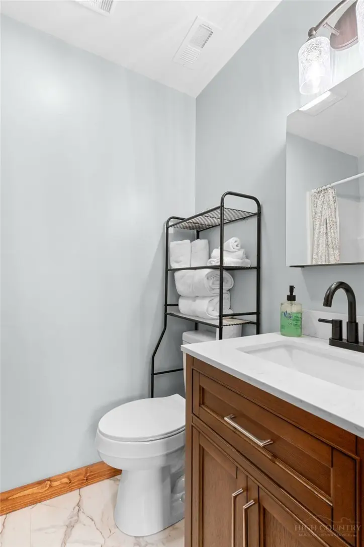 Image number 7 for the current listing