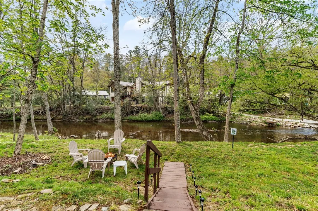 Image number 17 for the current listing