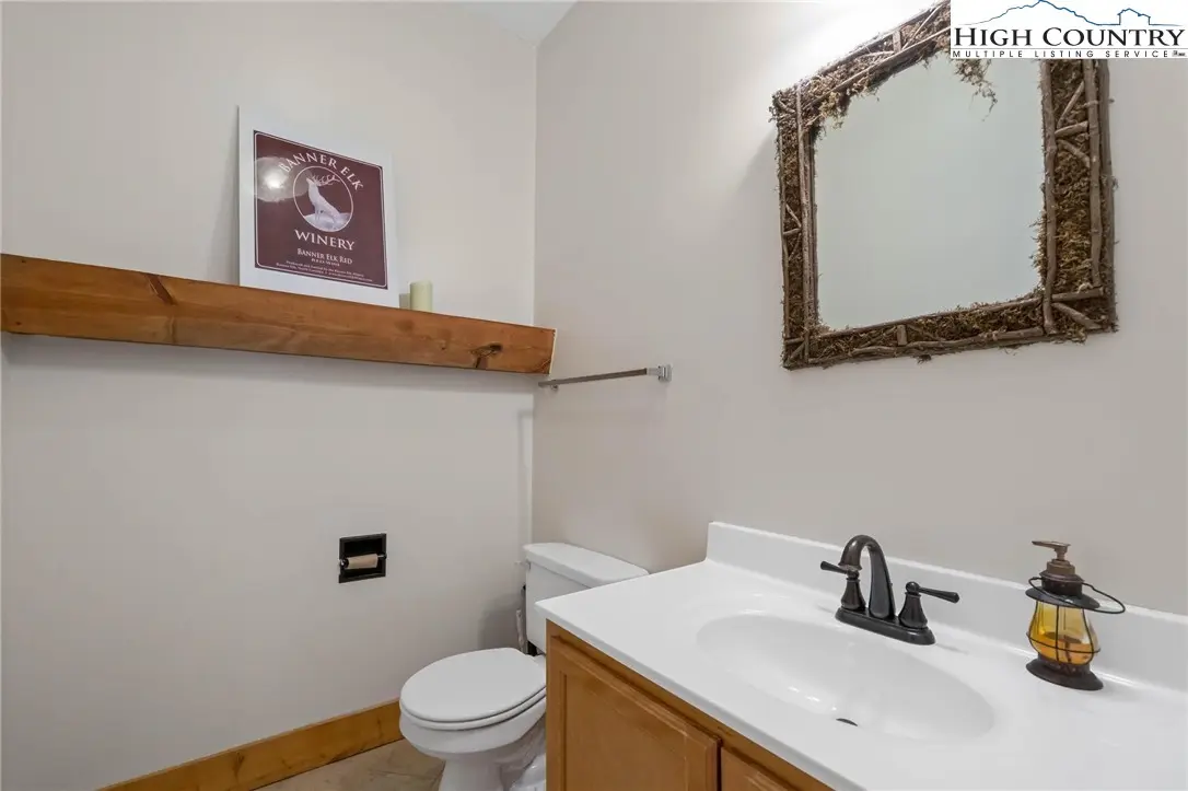 Image number 2 for the current listing