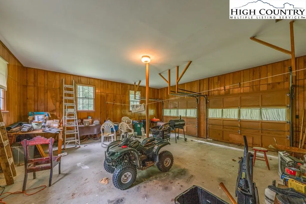 Image number 9 for the current listing