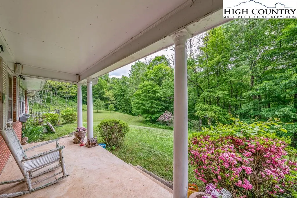 Image number 12 for the current listing
