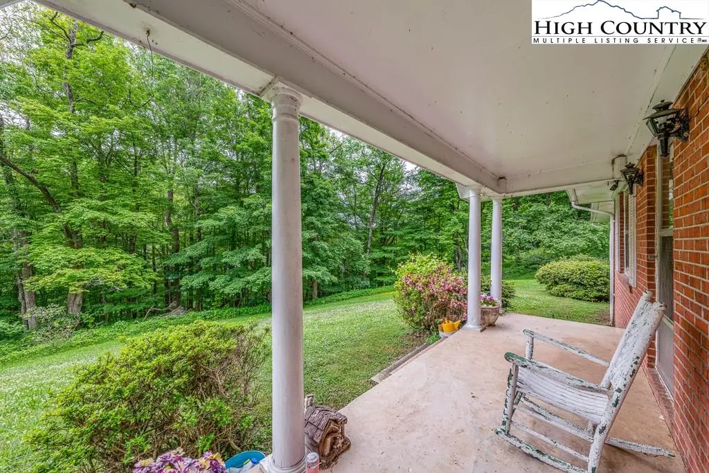 Image number 13 for the current listing
