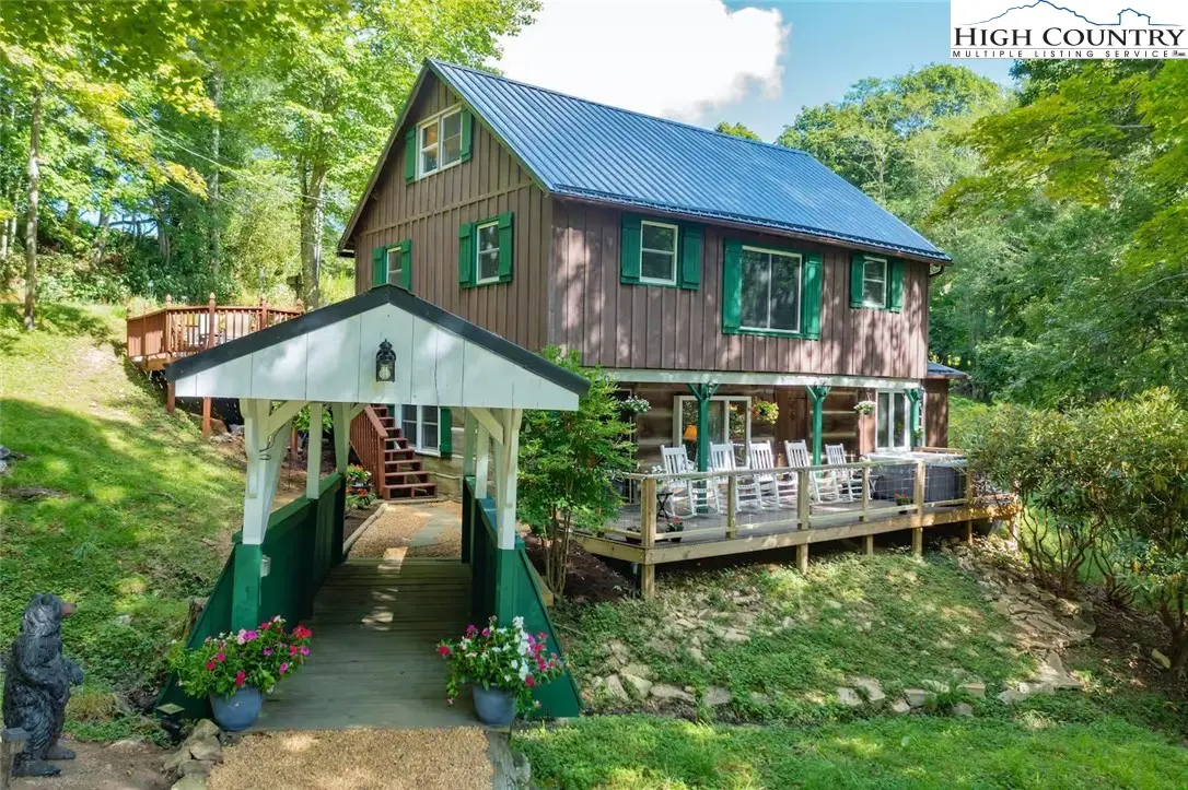 Image number 1 for the current listing