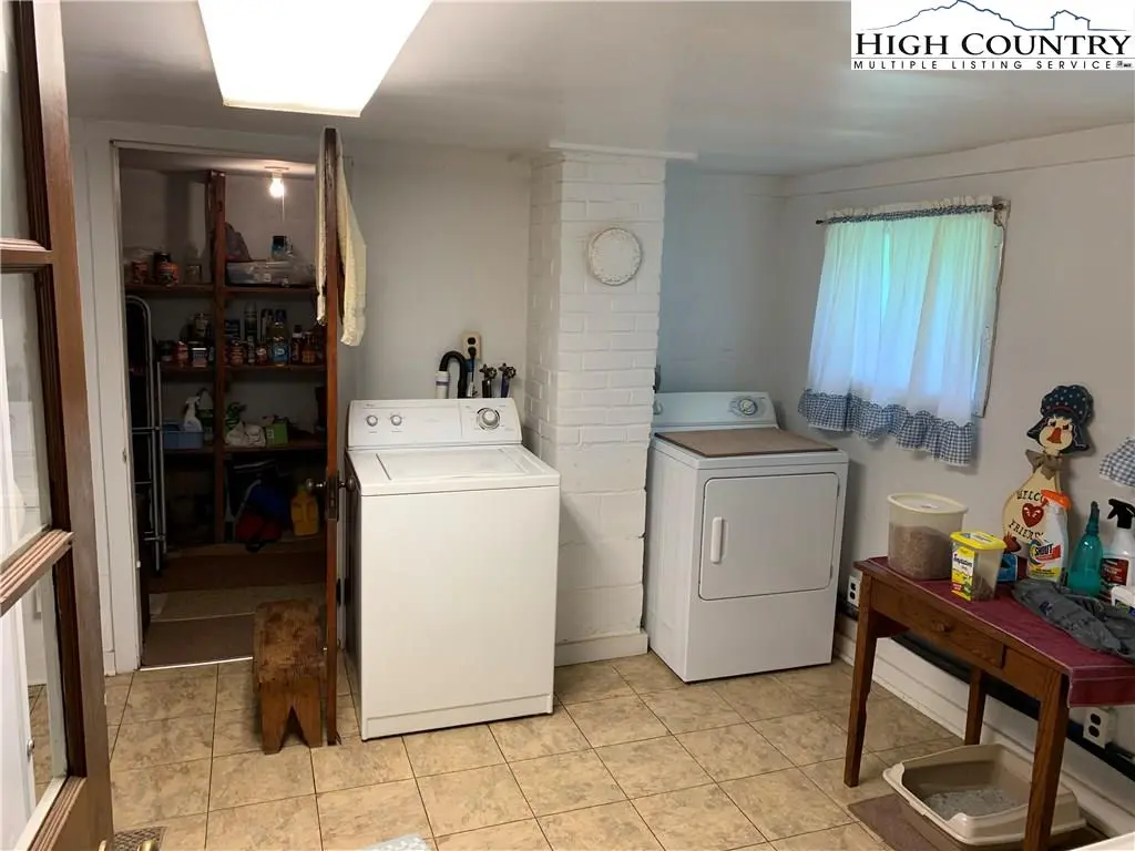 Image number 2 for the current listing