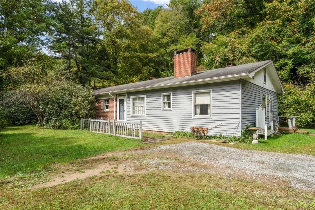 Image number 22 for the current listing