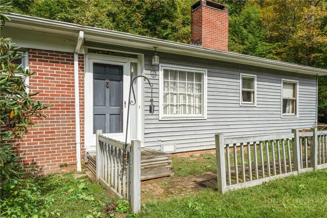 Image number 7 for the current listing