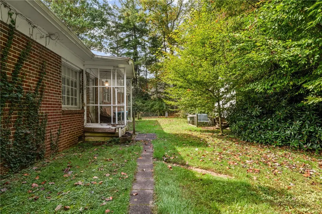 Image number 9 for the current listing