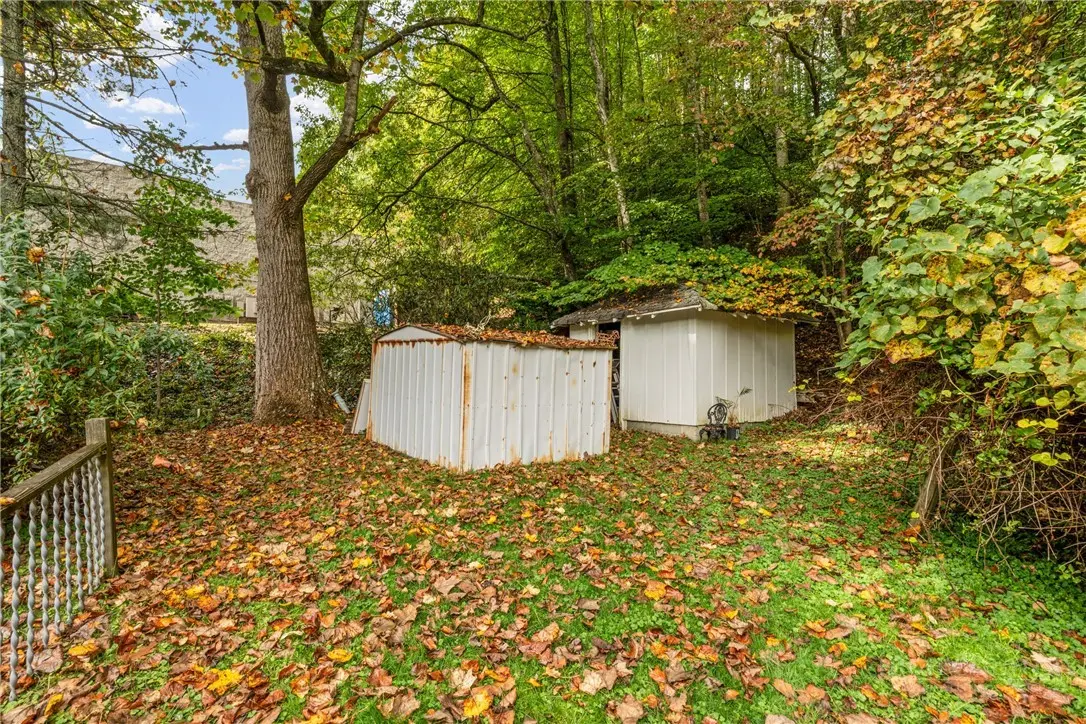 Image number 13 for the current listing
