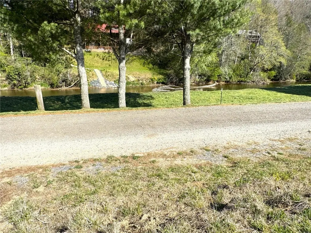 Image number 7 for the current listing