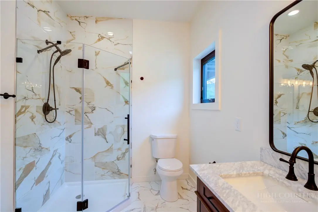Image number 12 for the current listing