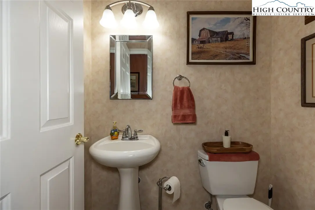 Image number 20 for the current listing