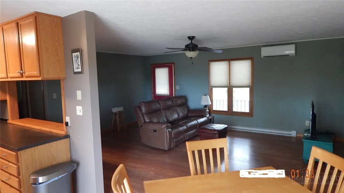 Image number 8 for the current listing