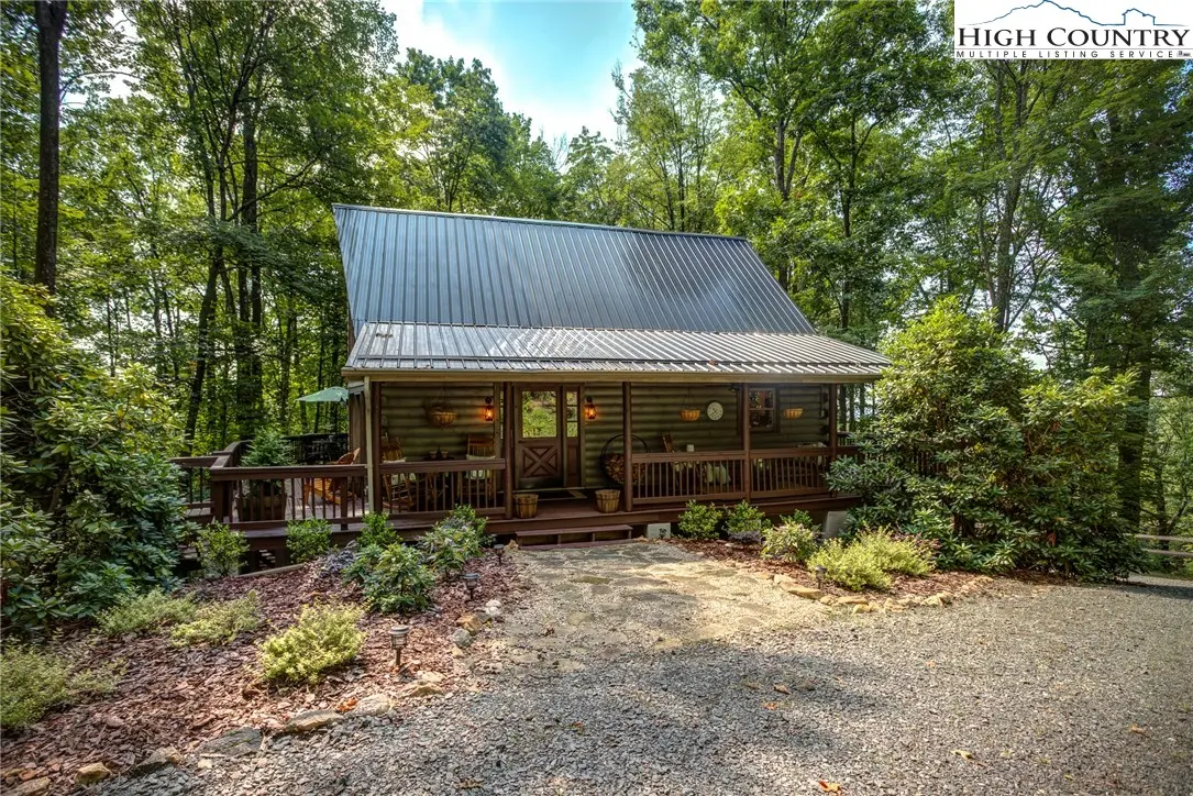 Image number 14 for the current listing