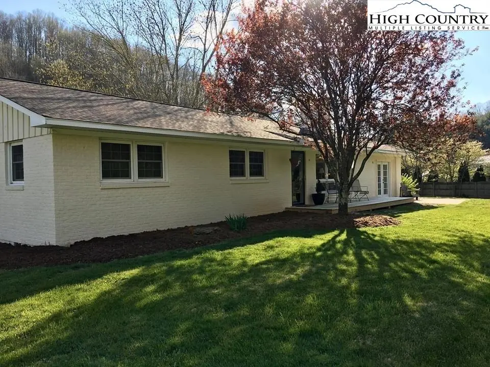 Image number 1 for the current listing
