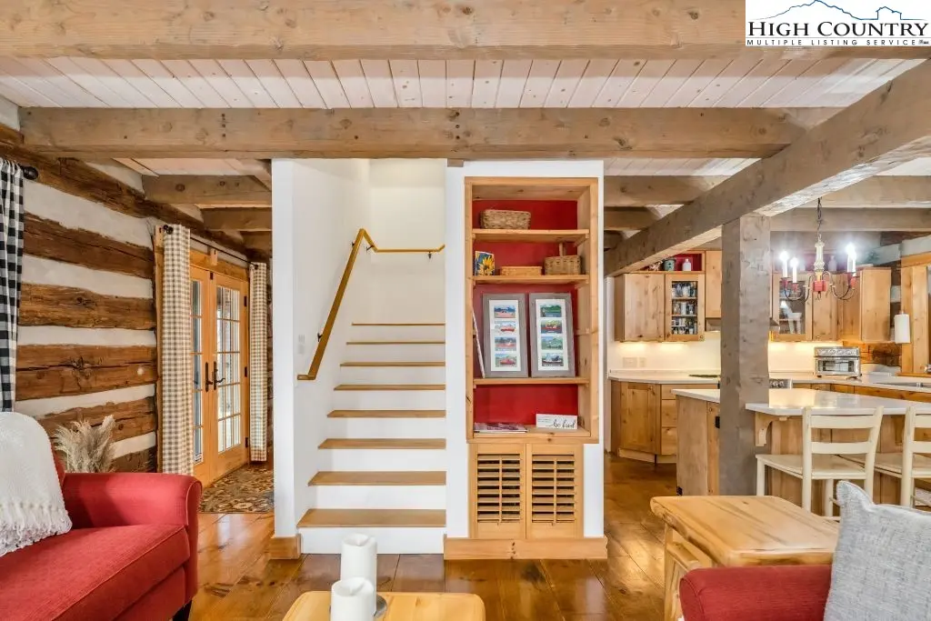 Image number 6 for the current listing